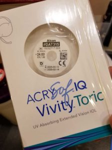 packaging for AcrySof IQ Vivity Toric